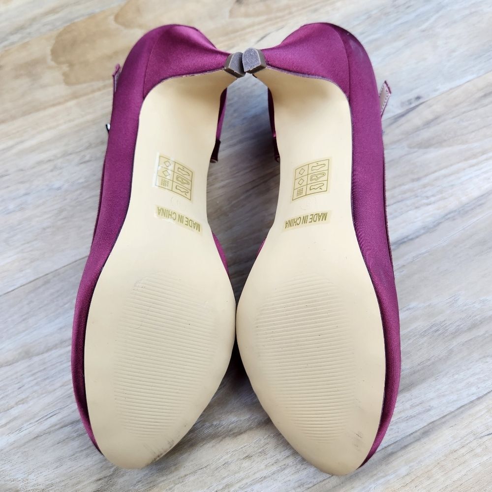 ☔️🩵NWOB Burgundy Satin Ankle Strap Kitten Heel Shoes Size 8 - Picture 11 of 14